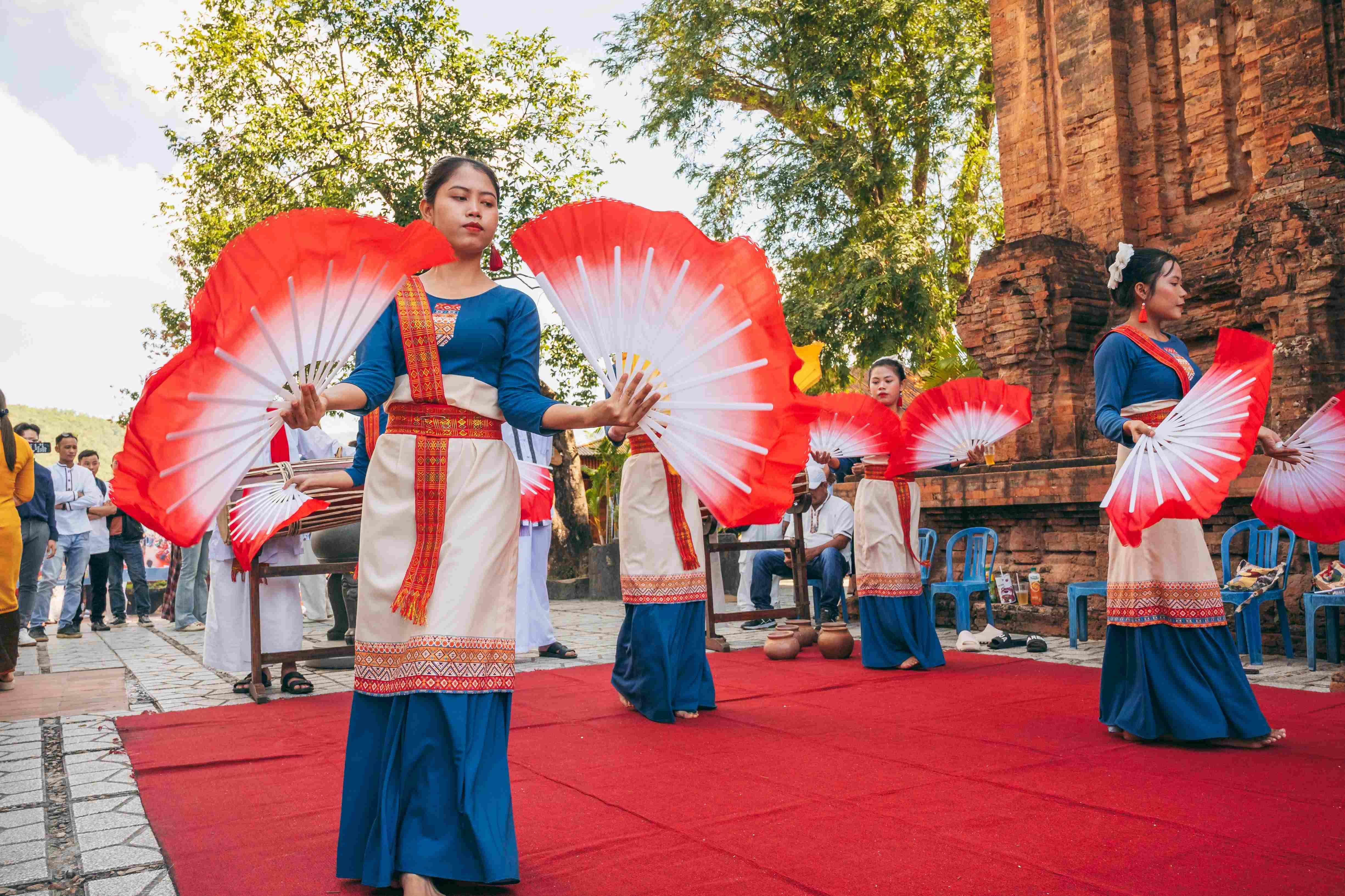 Vietnam Culture & Beach Escape